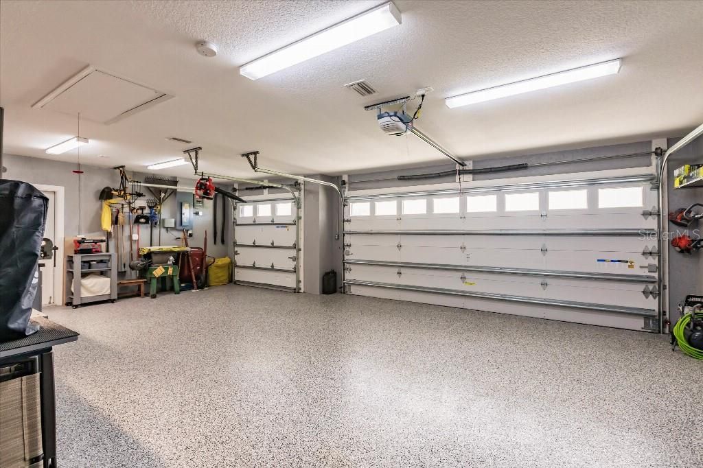 En Venta: $650,000 (3 camas, 2 baños, 2030 Pies cuadrados)