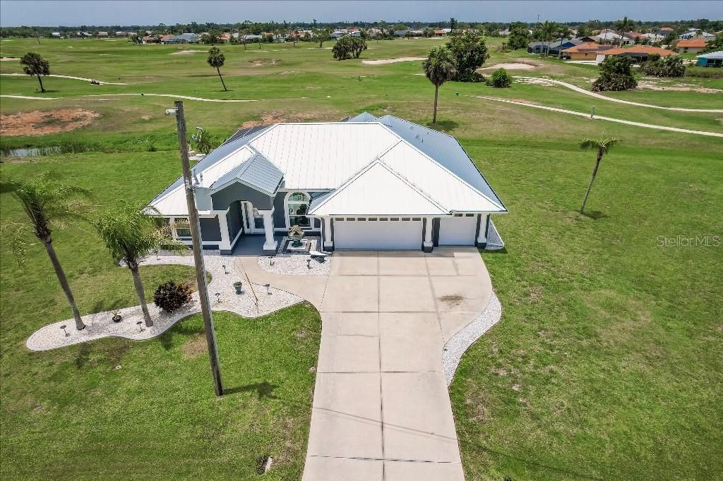 En Venta: $650,000 (3 camas, 2 baños, 2030 Pies cuadrados)