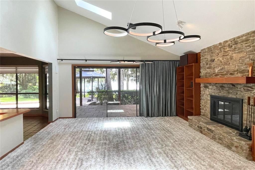 For Rent: $8,990 (4 beds, 3 baths, 4188 Square Feet)