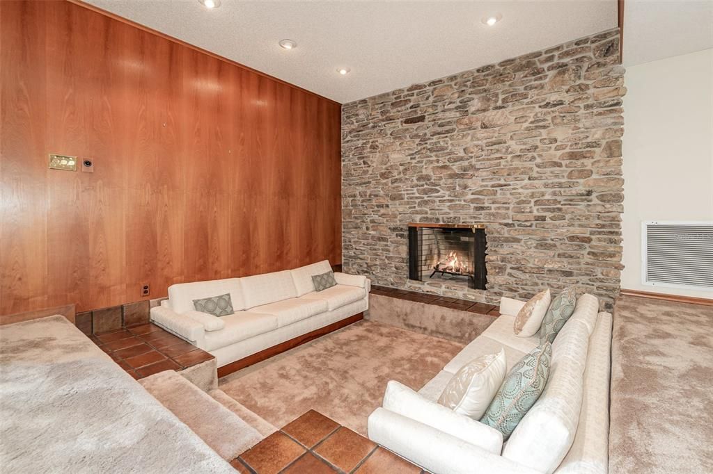 For Rent: $8,990 (4 beds, 3 baths, 4188 Square Feet)