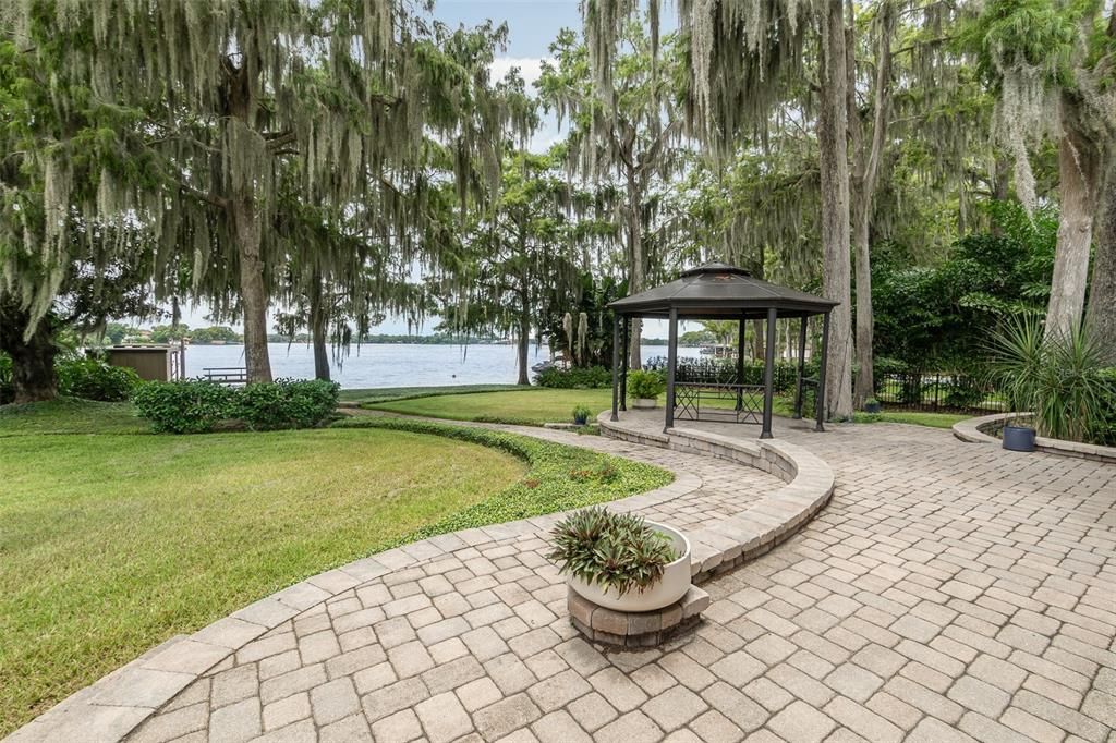 For Rent: $8,990 (4 beds, 3 baths, 4188 Square Feet)