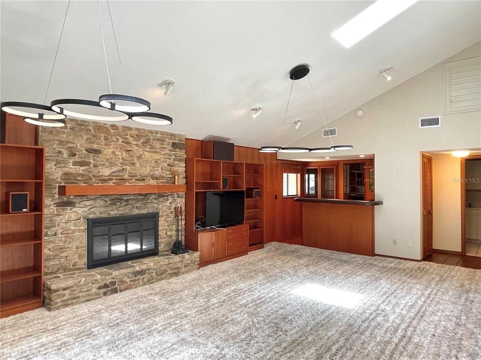 For Rent: $8,990 (4 beds, 3 baths, 4188 Square Feet)