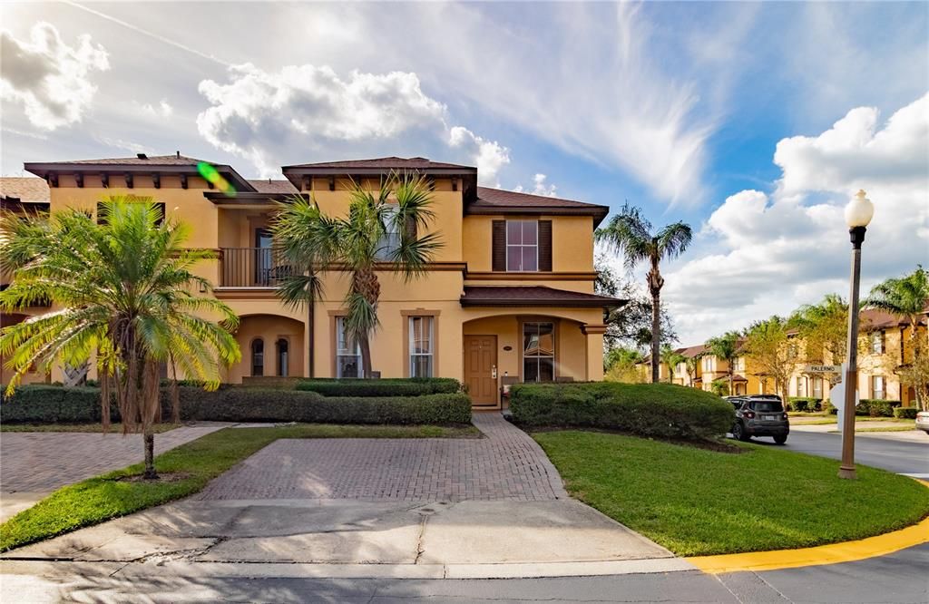 For Sale: $335,000 (4 beds, 3 baths, 1856 Square Feet)