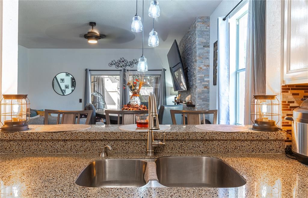 For Sale: $335,000 (4 beds, 3 baths, 1856 Square Feet)