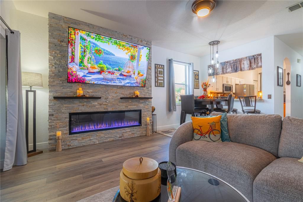 For Sale: $335,000 (4 beds, 3 baths, 1856 Square Feet)