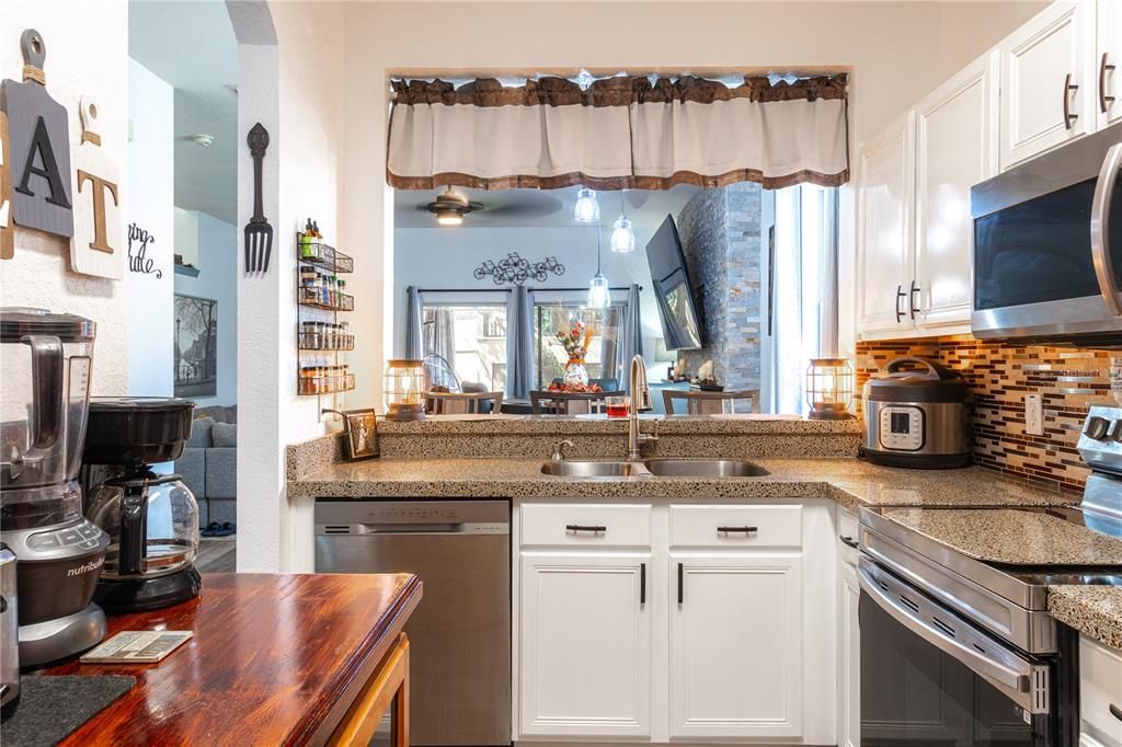 For Sale: $335,000 (4 beds, 3 baths, 1856 Square Feet)