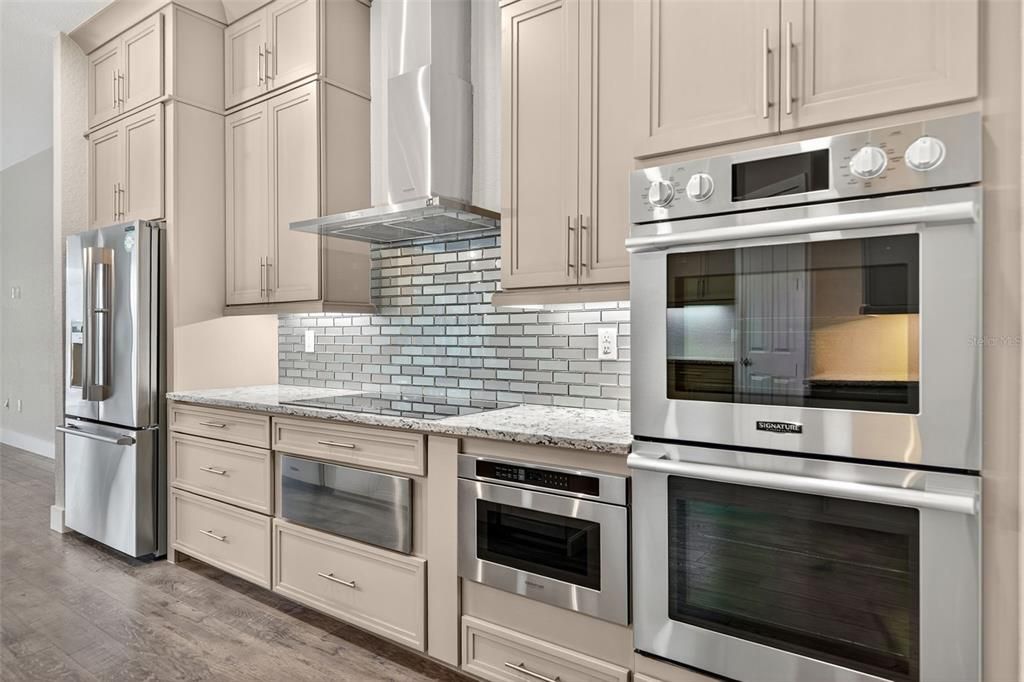 For Sale: $1,450,000 (7 beds, 5 baths, 4617 Square Feet)