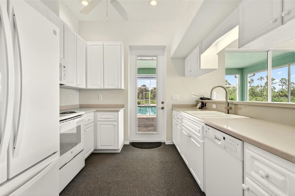 For Sale: $1,450,000 (7 beds, 5 baths, 4617 Square Feet)