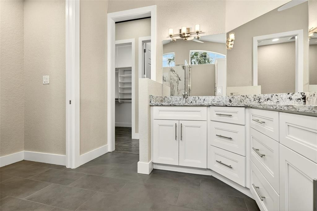 For Sale: $1,450,000 (7 beds, 5 baths, 4617 Square Feet)