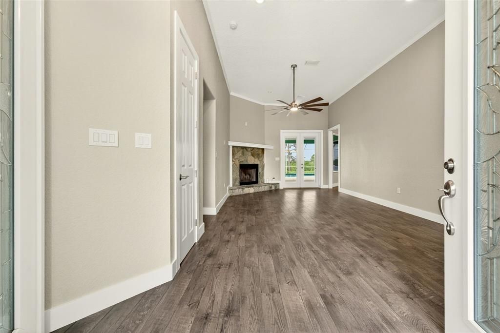 For Sale: $1,450,000 (7 beds, 5 baths, 4617 Square Feet)