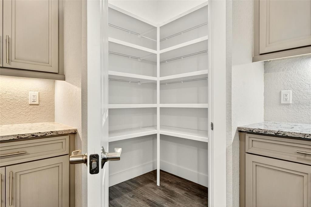 For Sale: $1,450,000 (7 beds, 5 baths, 4617 Square Feet)