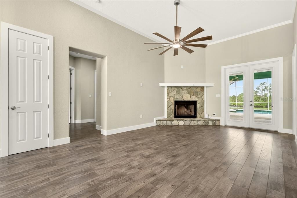 For Sale: $1,450,000 (7 beds, 5 baths, 4617 Square Feet)