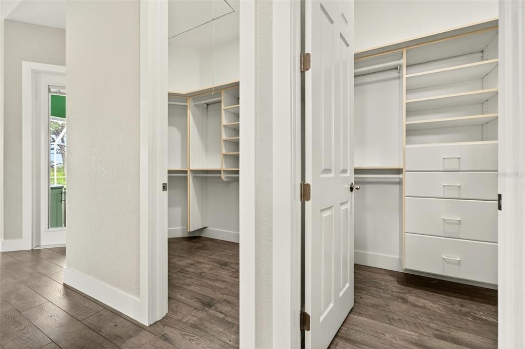 For Sale: $1,450,000 (7 beds, 5 baths, 4617 Square Feet)