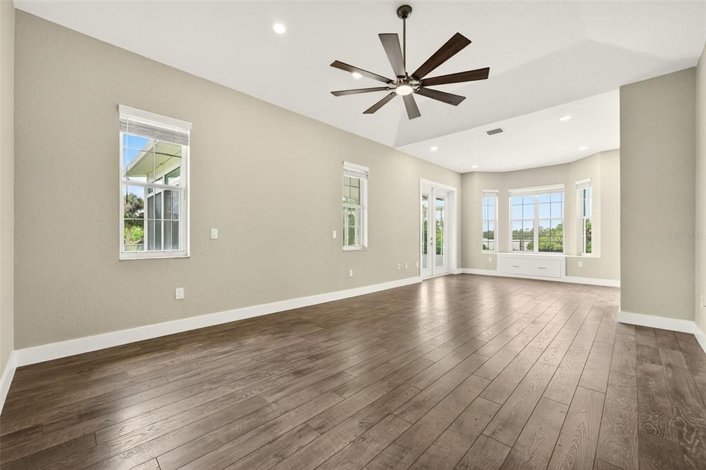 For Sale: $1,450,000 (7 beds, 5 baths, 4617 Square Feet)