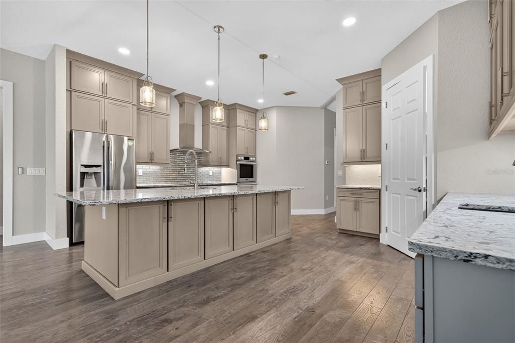 For Sale: $1,450,000 (7 beds, 5 baths, 4617 Square Feet)