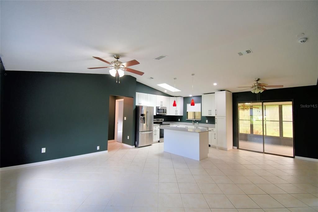 На продажу: $265,001 (3 спален, 2 ванн, 1068 Квадратных фут)