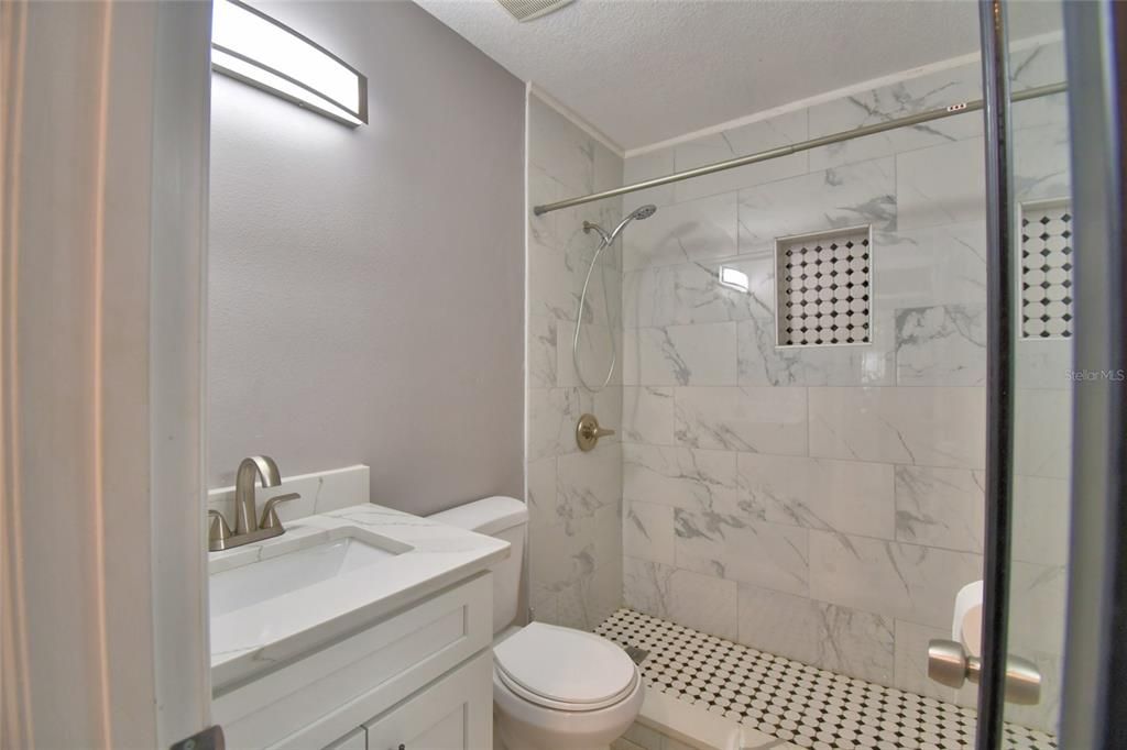 На продажу: $265,001 (3 спален, 2 ванн, 1068 Квадратных фут)