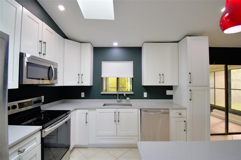 На продажу: $265,001 (3 спален, 2 ванн, 1068 Квадратных фут)