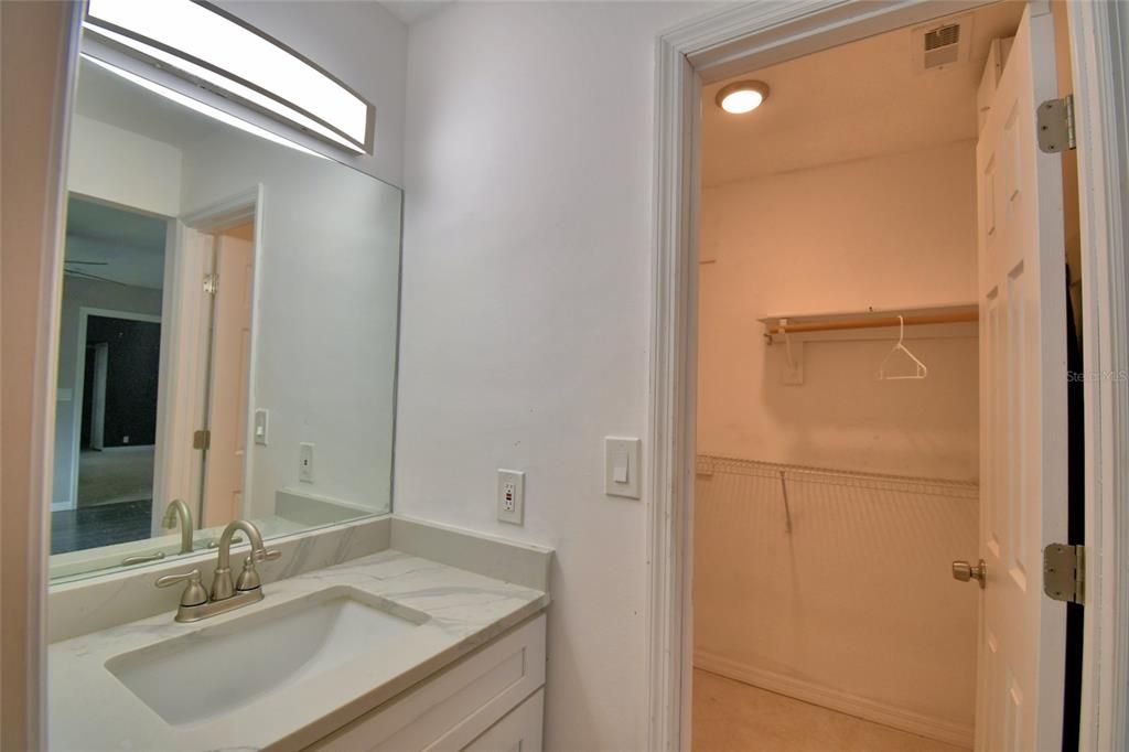 На продажу: $265,001 (3 спален, 2 ванн, 1068 Квадратных фут)