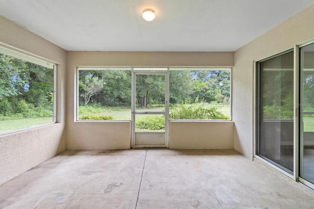 Active With Contract: $384,900 (3 beds, 2 baths, 2097 Square Feet)