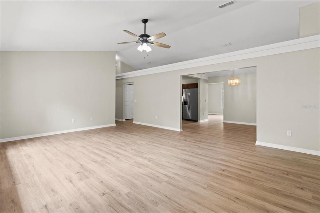 Active With Contract: $384,900 (3 beds, 2 baths, 2097 Square Feet)