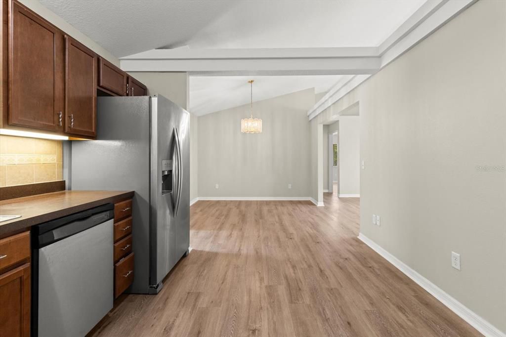 Active With Contract: $384,900 (3 beds, 2 baths, 2097 Square Feet)