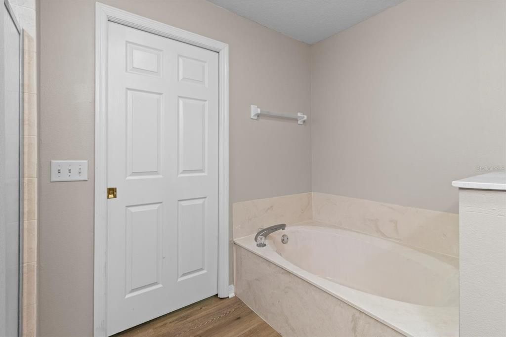 Active With Contract: $384,900 (3 beds, 2 baths, 2097 Square Feet)