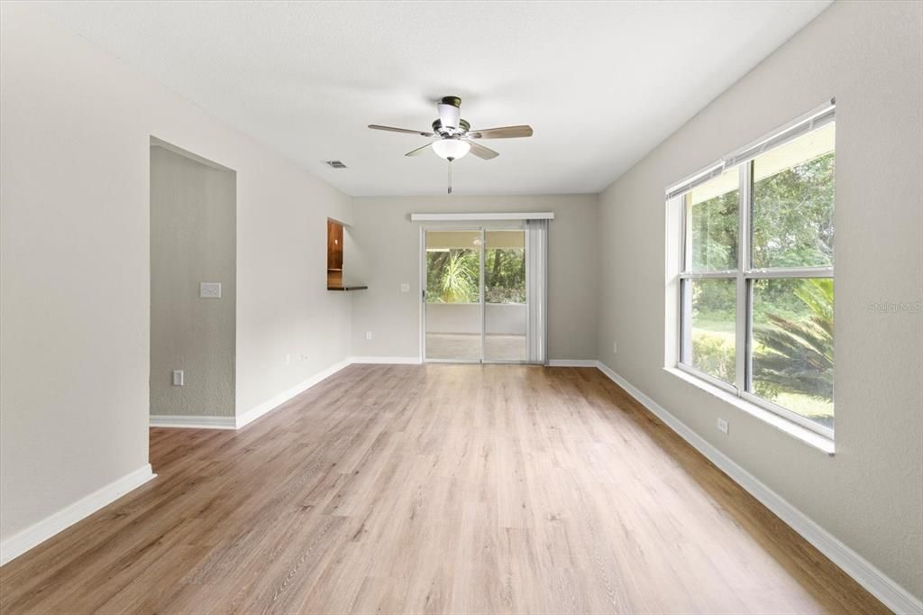 Active With Contract: $384,900 (3 beds, 2 baths, 2097 Square Feet)