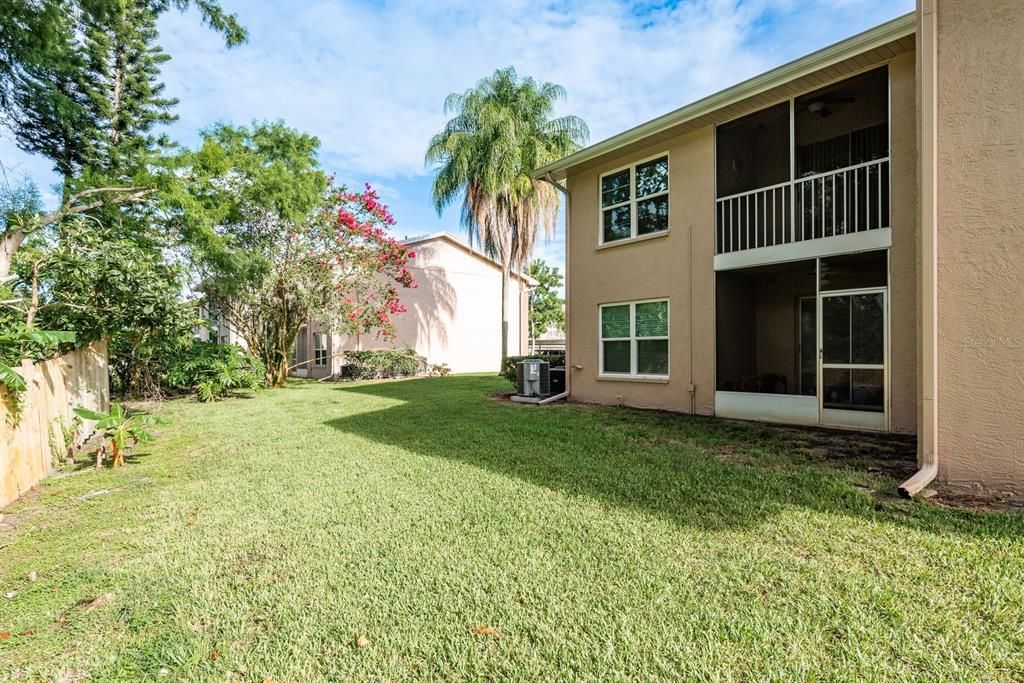Active With Contract: $120,000 (2 beds, 1 baths, 835 Square Feet)