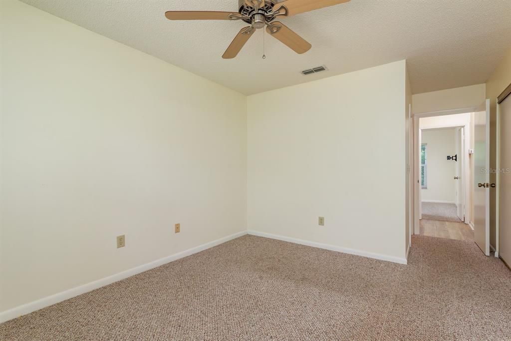 Active With Contract: $120,000 (2 beds, 1 baths, 835 Square Feet)