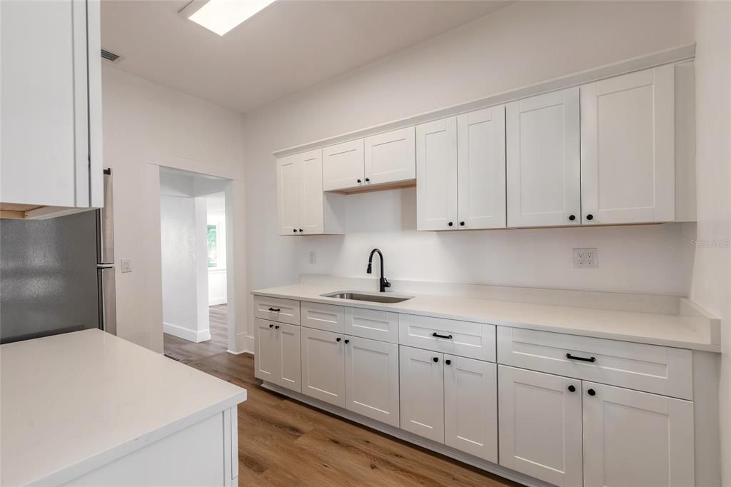 На продажу: $499,000 (0 спален, 0 ванн, 1320 Квадратных фут)