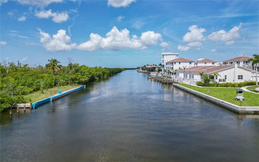 На продажу: $1,225,000 (3 спален, 3 ванн, 2222 Квадратных фут)