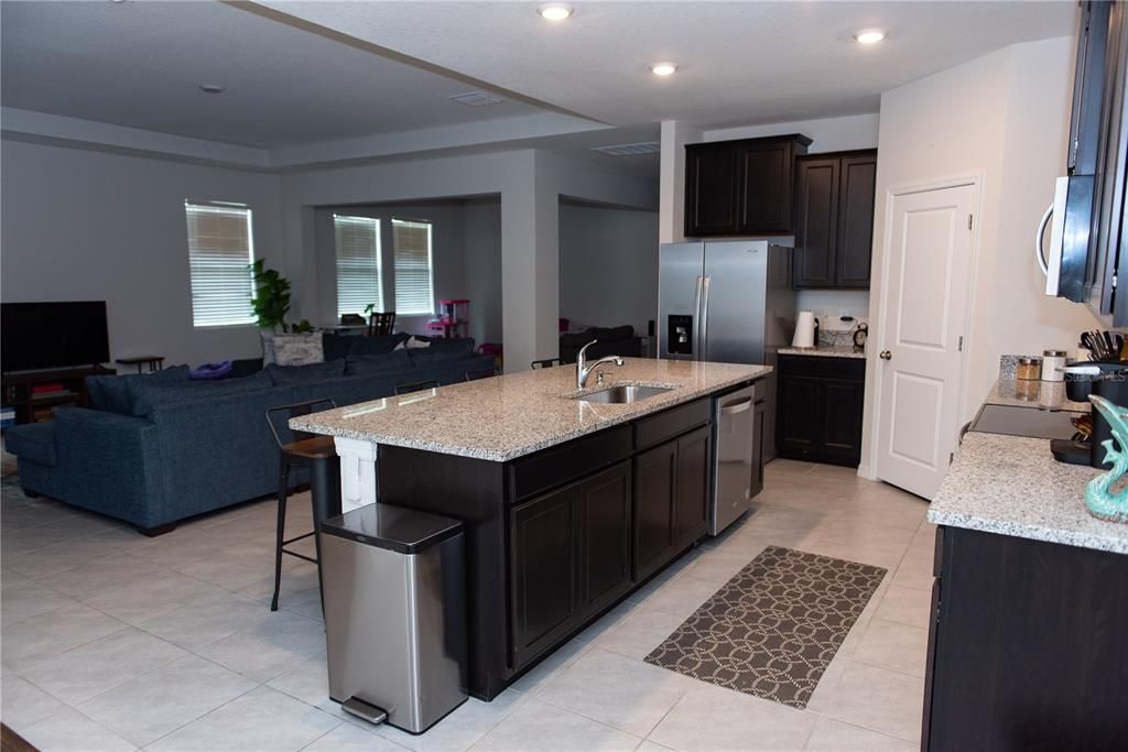 For Rent: $4,500 (4 beds, 3 baths, 2787 Square Feet)