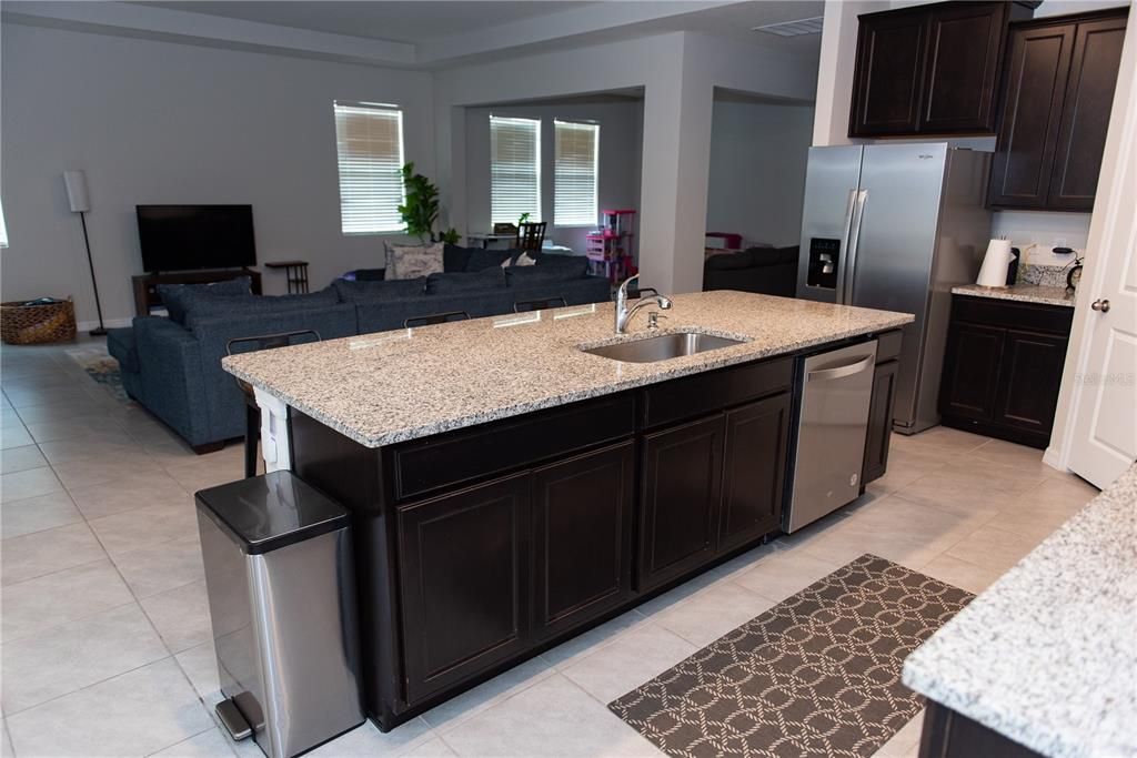 For Rent: $4,500 (4 beds, 3 baths, 2787 Square Feet)