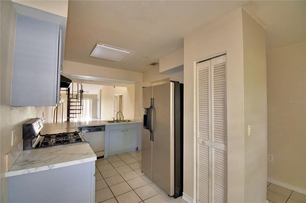 For Sale: $144,900 (2 beds, 2 baths, 1252 Square Feet)