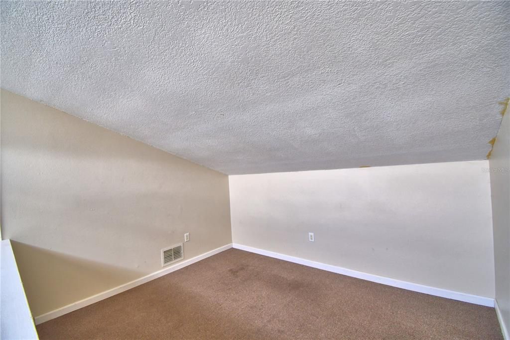 For Sale: $144,900 (2 beds, 2 baths, 1252 Square Feet)