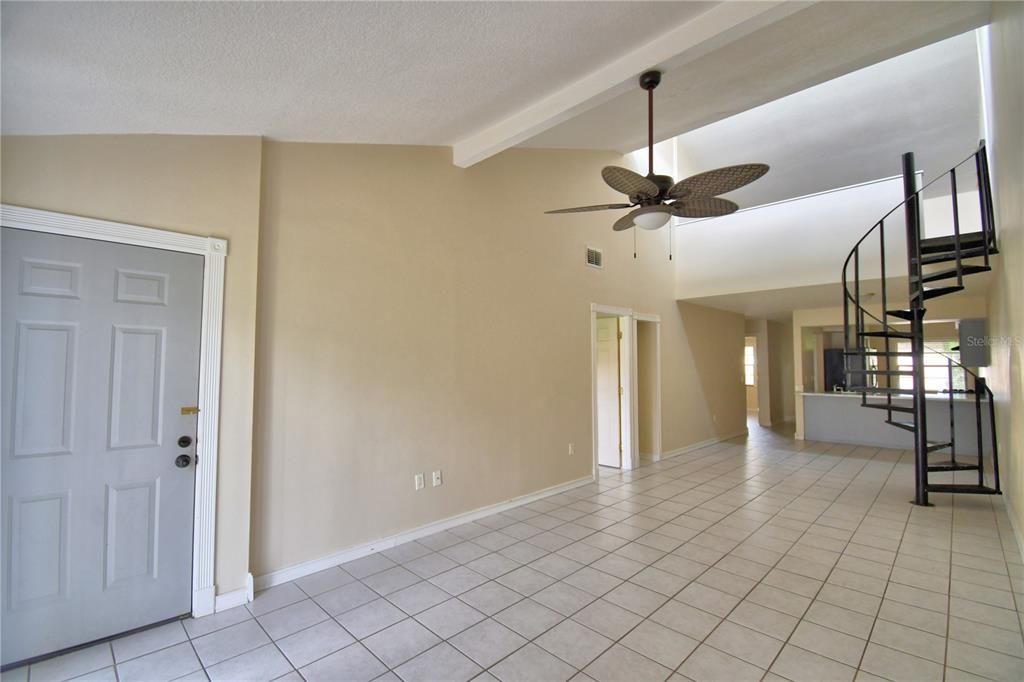 For Sale: $144,900 (2 beds, 2 baths, 1252 Square Feet)