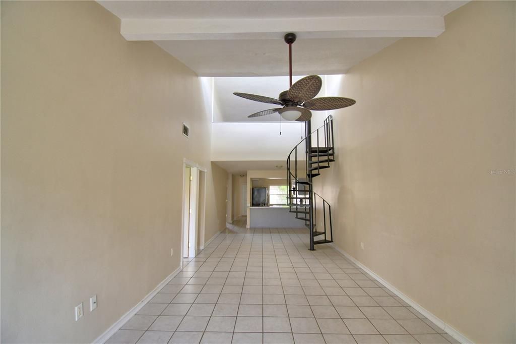 For Sale: $144,900 (2 beds, 2 baths, 1252 Square Feet)