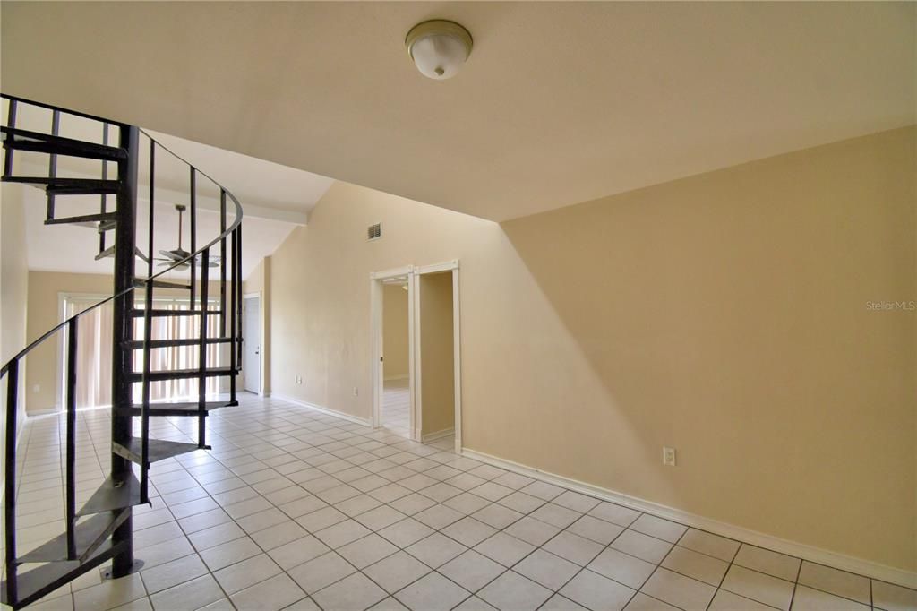 For Sale: $144,900 (2 beds, 2 baths, 1252 Square Feet)