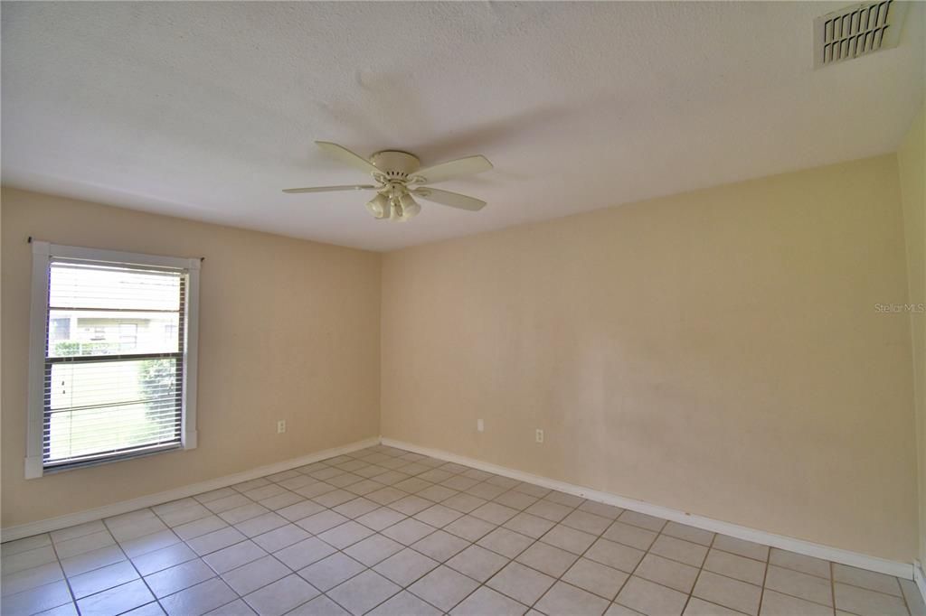 For Sale: $144,900 (2 beds, 2 baths, 1252 Square Feet)