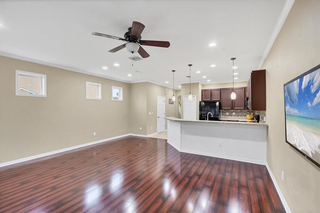 For Sale: $269,900 (3 beds, 2 baths, 1700 Square Feet)