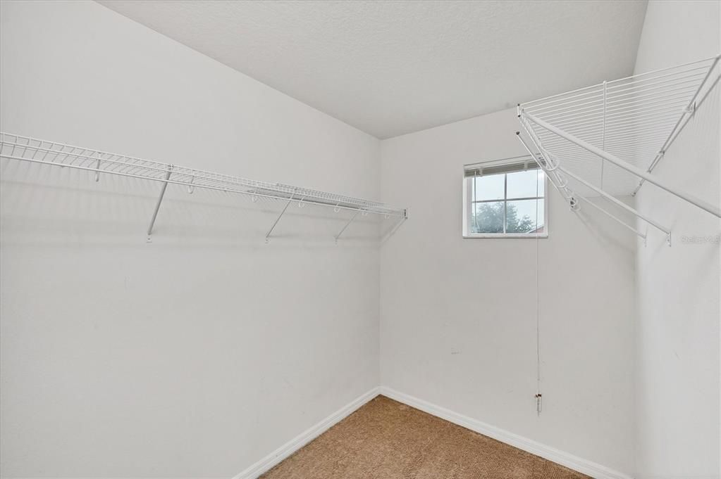 For Sale: $269,900 (3 beds, 2 baths, 1700 Square Feet)