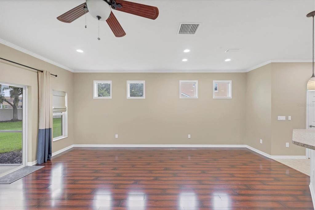 For Sale: $269,900 (3 beds, 2 baths, 1700 Square Feet)