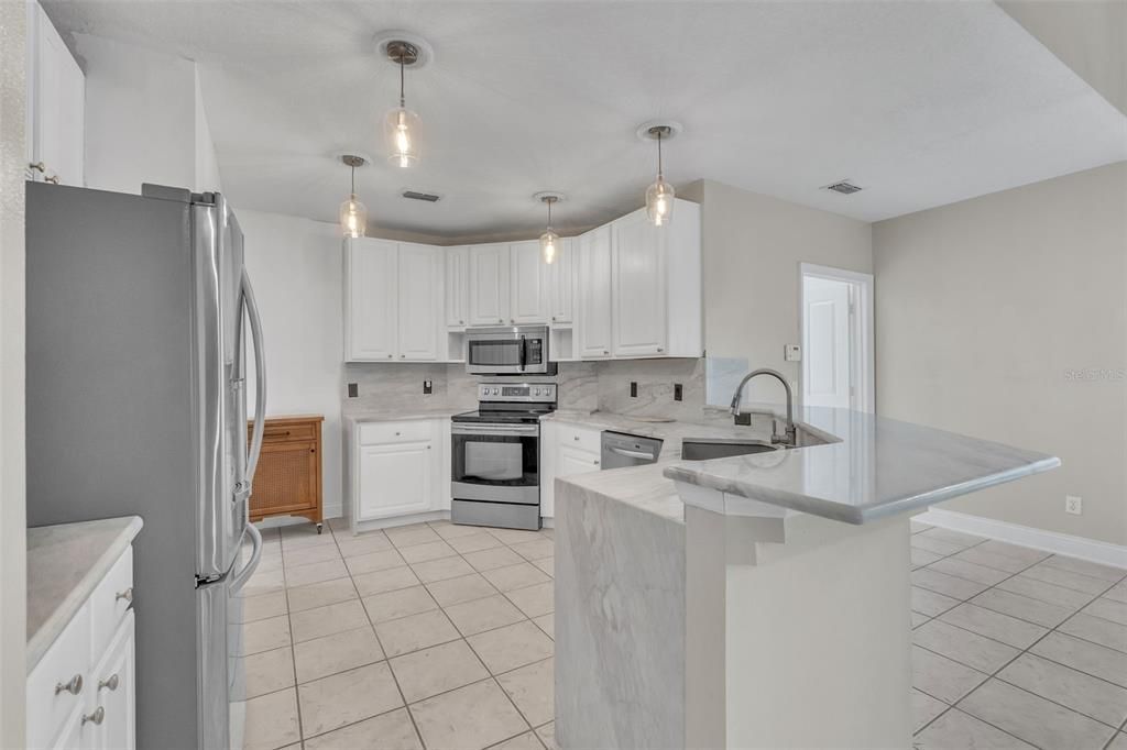 En Venta: $610,000 (4 camas, 3 baños, 2846 Pies cuadrados)