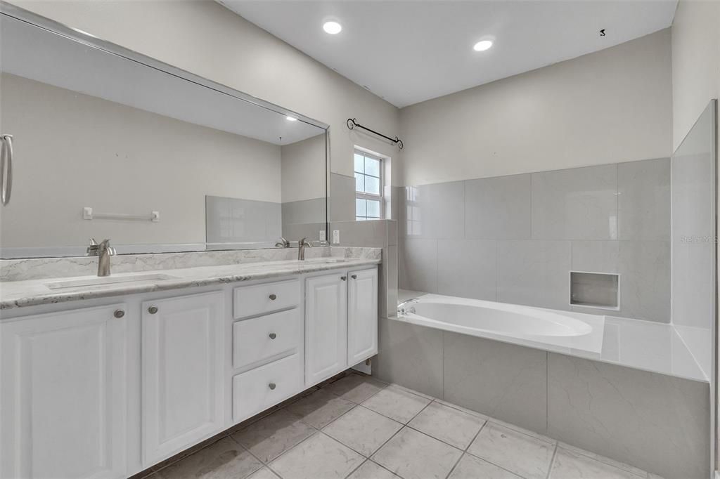 En Venta: $610,000 (4 camas, 3 baños, 2846 Pies cuadrados)