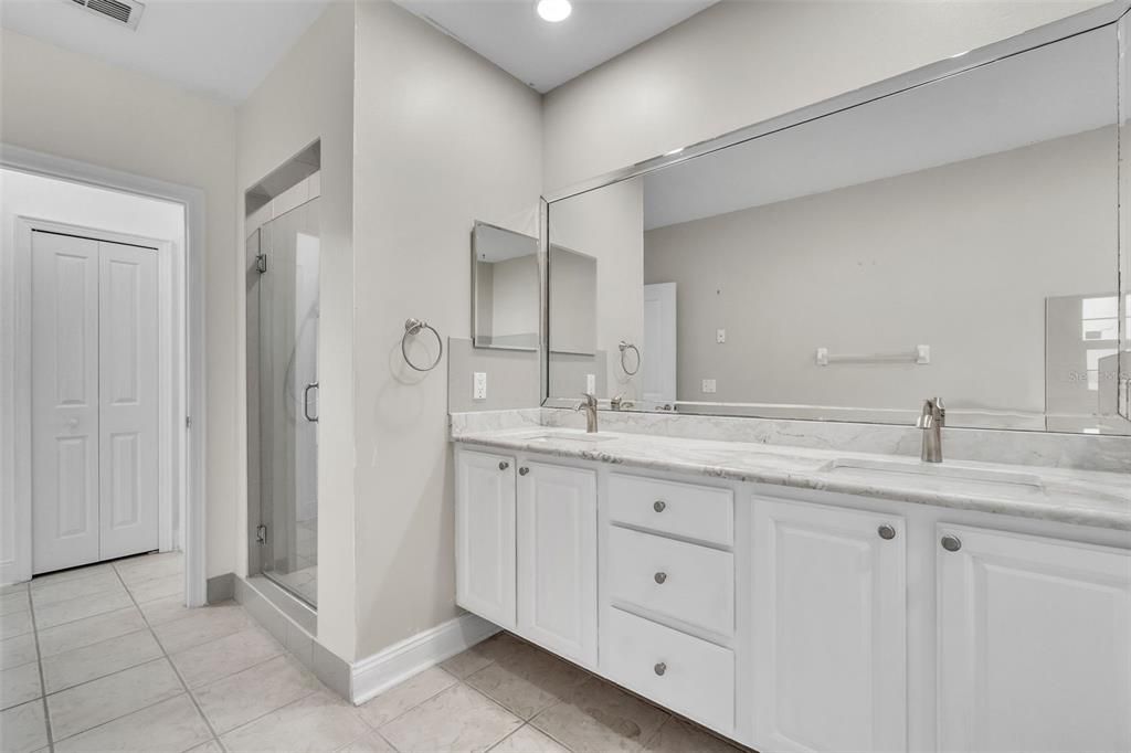 En Venta: $610,000 (4 camas, 3 baños, 2846 Pies cuadrados)