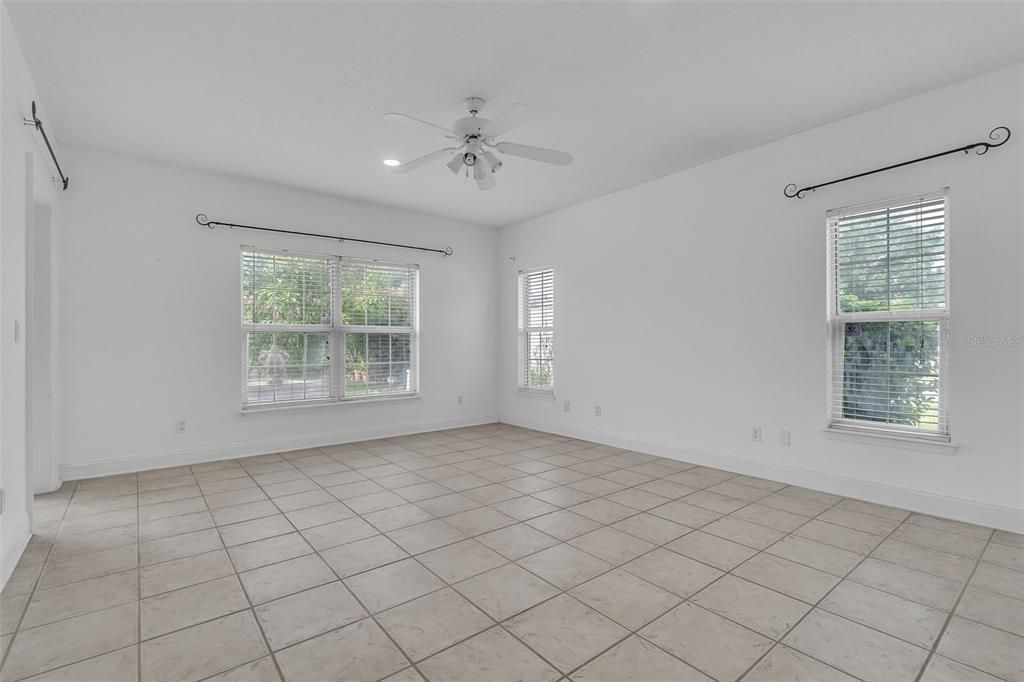 En Venta: $610,000 (4 camas, 3 baños, 2846 Pies cuadrados)