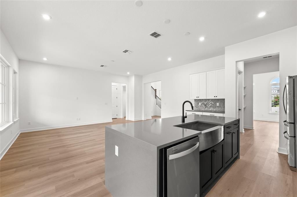 For Sale: $1,365,000 (4 beds, 3 baths, 2828 Square Feet)