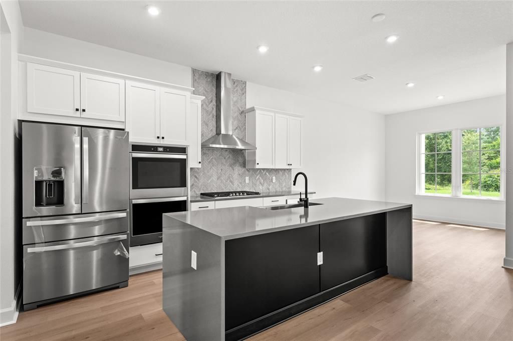 For Sale: $1,365,000 (4 beds, 3 baths, 2828 Square Feet)