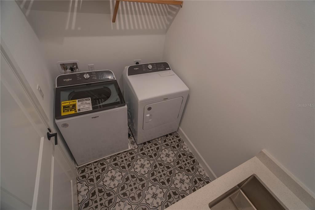 For Sale: $1,365,000 (4 beds, 3 baths, 2828 Square Feet)